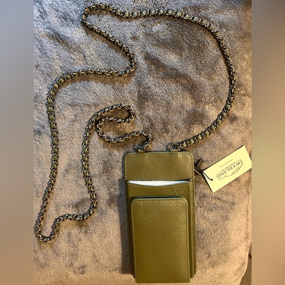 Overland “Izmir” Leather Phone Wallet w/ Chain Strap in Hunter Green - Picture 2 of 15